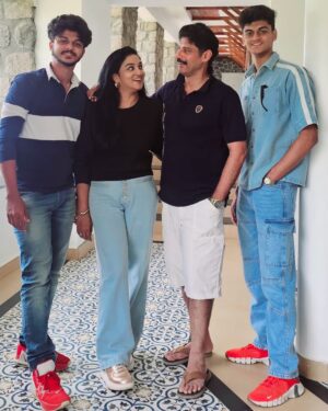 Nitha Promy Instagram - Happy Easter ....

#easter #2025 ##family #happiness #familypic #pic #picoftheday #instagram #instagramers #instagood #mallu #malayali ##mallugram ##instapost #instalike #promyfamily #photo #photooftheday