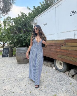Nityaami Shirke Instagram - Barefoot energy, soft vibes and a weekend that felt like an exhale - the mindset for days that are spent with those that make everything feel lighter 🩵 ⛅️