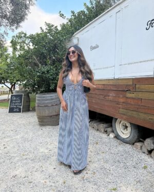 Nityaami Shirke Instagram - Barefoot energy, soft vibes and a weekend that felt like an exhale - the mindset for days that are spent with those that make everything feel lighter 🩵 ⛅️
