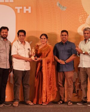 Nivedita Rajappan Instagram - Some Of Kudumbasthan celebrations 🎉 ❤️
I Have To Thank So Many People For Believing In Me, Shaping Me,Encouraging Me, Teaching Me So Many Things, Made Me Anitha That People Love And Connect.
Thank You @prasanna_balachandran1 @vinoths_offl @manikabali87 @saanve.megghana @guru_somasundaram @rajeshwarkaliswamy @saanvika_shree @themanoraj @cinemakaaran_off @designer_meera.m @sujithnsubramaniam @vaisaghh
You People Are The Reason For Everyone Loved Anitha..
Thank You So Much..!!❤️
#kudumbasthan #anitha #celebration #success