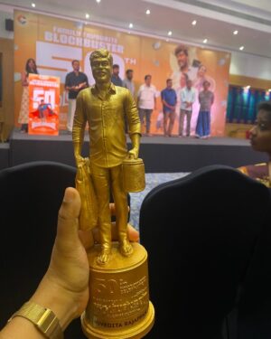 Nivedita Rajappan Instagram - Some Of Kudumbasthan celebrations 🎉 ❤️
I Have To Thank So Many People For Believing In Me, Shaping Me,Encouraging Me, Teaching Me So Many Things, Made Me Anitha That People Love And Connect.
Thank You @prasanna_balachandran1 @vinoths_offl @manikabali87 @saanve.megghana @guru_somasundaram @rajeshwarkaliswamy @saanvika_shree @themanoraj @cinemakaaran_off @designer_meera.m @sujithnsubramaniam @vaisaghh
You People Are The Reason For Everyone Loved Anitha..
Thank You So Much..!!❤️
#kudumbasthan #anitha #celebration #success