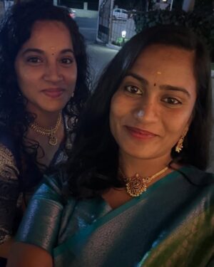Nivedita Rajappan Instagram - Be Your Own Kind Of Beautiful..!!🌸
#saree #friends #smile #blue