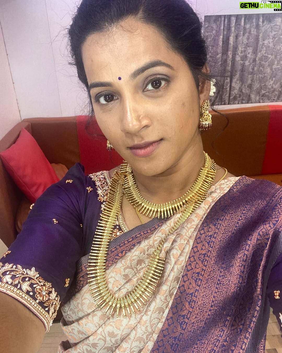 Nivedita Rajappan - 50.2K Likes - The perks of being ANITHA

#anitha #kudumbasthan #shooting