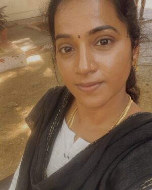 Nivedita Rajappan Instagram - The perks of being ANITHA
#anitha #kudumbasthan #shooting