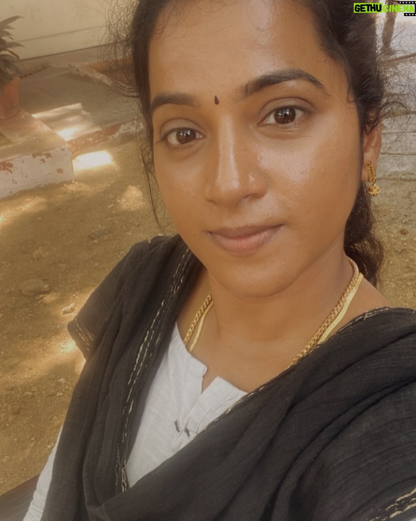 Nivedita Rajappan - 50.2K Likes - The perks of being ANITHA

#anitha #kudumbasthan #shooting