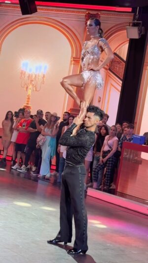 Noelia Marzol Instagram - Nuestro BALLROOM Para el BAILANDO 2023. 
@jonylazarte.ok - @noeliamarzolok 
Couch: @damasiaochoa 
Gracias eternas por este Team.. por este espacio y por la energía que se vivió en este show!! Este video se guarda en el Cora ❤️‍🔥 sobre todo cuando cumplís tu “sueño” de bailar como en la película de Chayanne 🤭✨
Gracias @barbaramassad @mikgrimoldi ✨ por su ayuda!! 
Gracias por su profesionalismo @sgtgurka  @lucasareccotv ✨