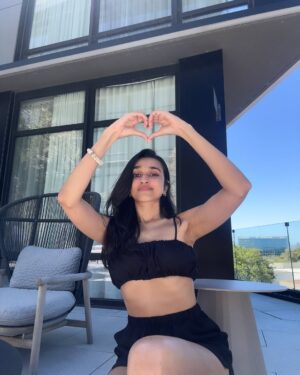 Nuveksha Instagram - Tanned.