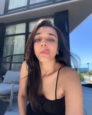 Nuveksha Instagram - Tanned.