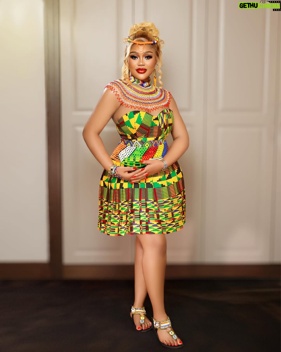 Nwaoha Chioma Blessing - 58.7K Likes - Face of Soweto Festival Came , Ate and left no crumbs 👑🥰🔥….
Super Proud of my Elder brother 💃 @celebritymanager_
@sowetofest Season 1 was a Huge success 🙌🥳
Hair styled @bobokingnard
Styled @luztocreations
Photography @no_bad_shots