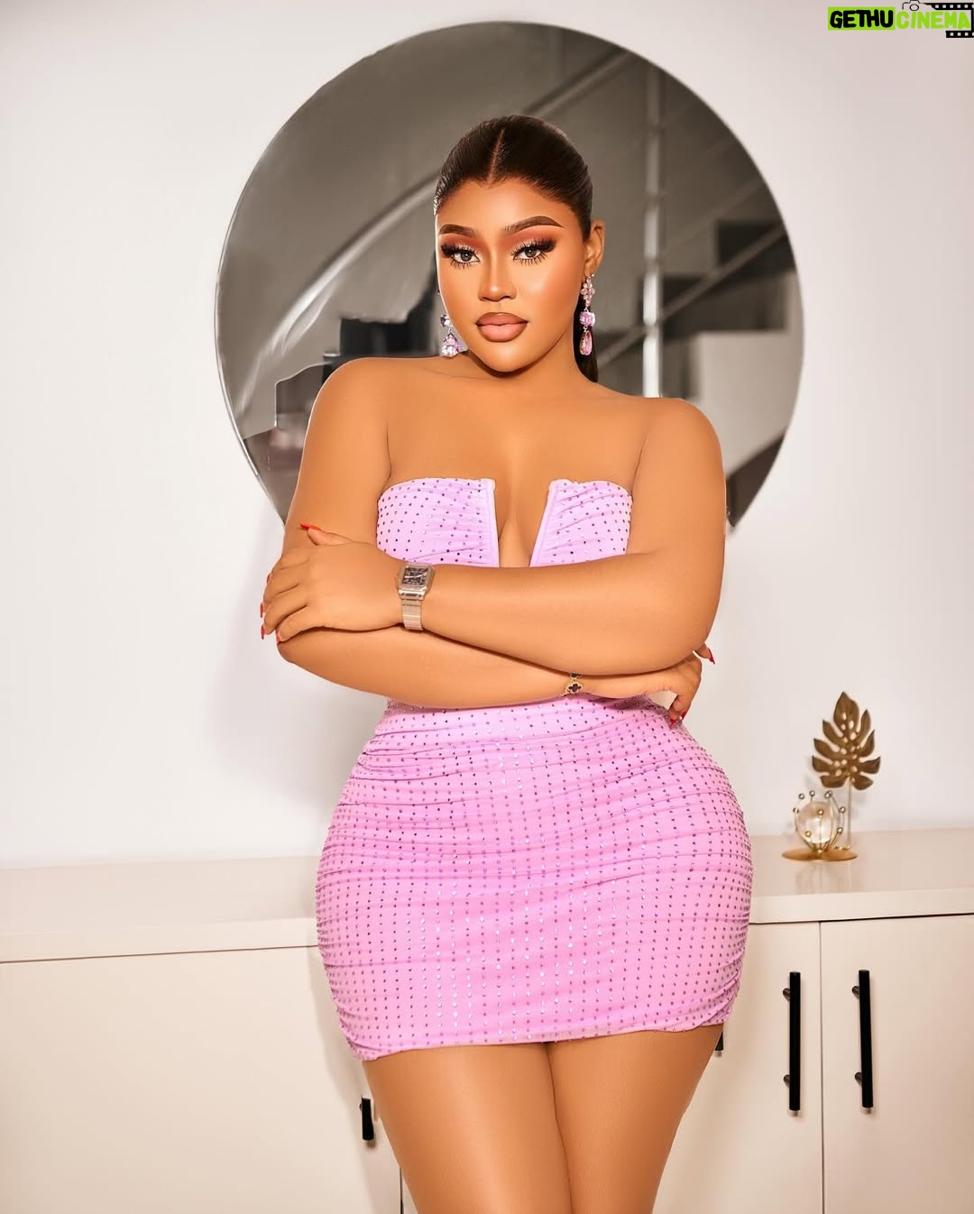 Nwaoha Chioma Blessing - 102.6K Likes - Built Strong 💪.. Living Stronger 🥰👑🍾…….
Last slide is giving …. It’s an IPhone 16 season 🔥. Who wants my Old iPhone and why ???? You might be lucky ✅
Bodied @getslimby_spanky