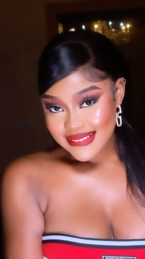 Nwaoha Chioma Blessing Instagram - Face Card🥰 Never Declines ✌️🤩….. 

Luxury face beat @jayne_signatures 💕