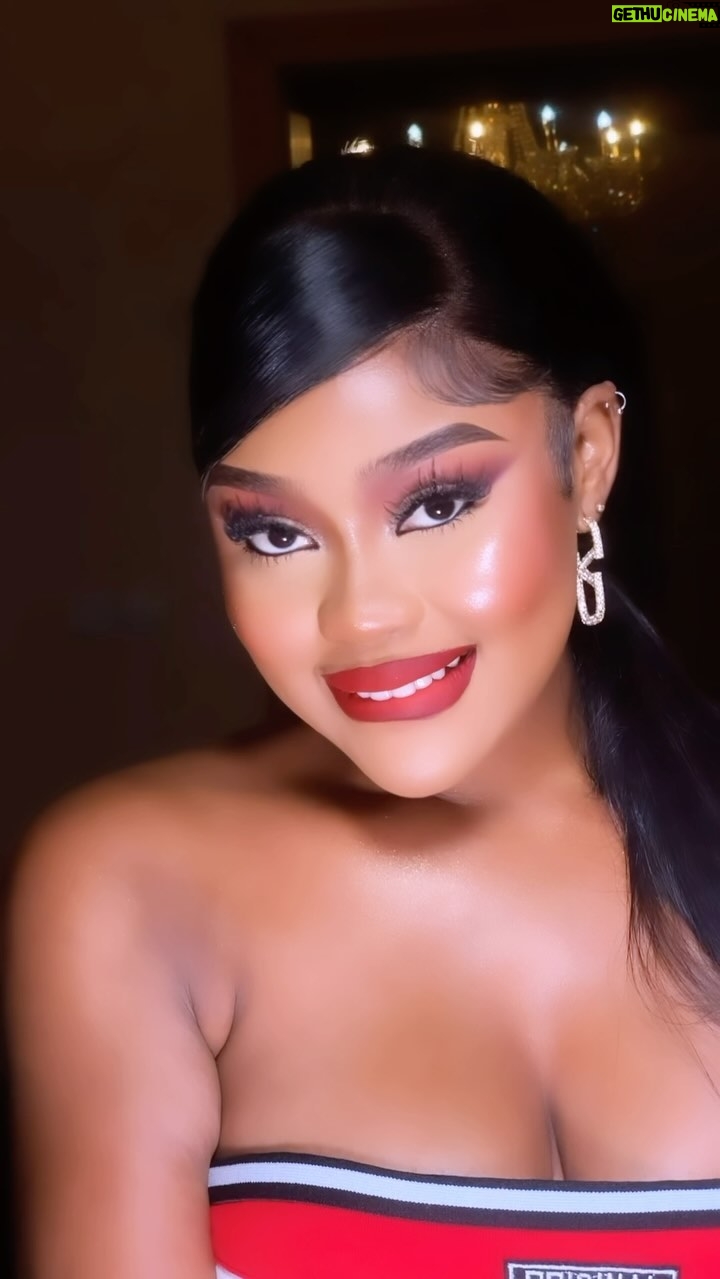 Nwaoha Chioma Blessing - 57.3K Likes - Face Card🥰 Never Declines ✌️🤩…..
Luxury face beat @jayne_signatures 💕
