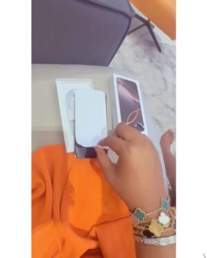 Nwaoha Chioma Blessing Instagram - Built Strong 💪.. Living Stronger 🥰👑🍾……. 

Last slide is giving …. It’s an IPhone 16 season 🔥. Who wants my Old iPhone and why ???? You might be lucky ✅

Bodied @getslimby_spanky