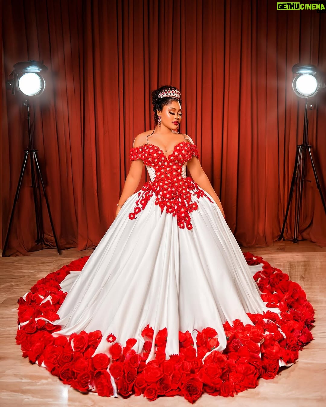 Nwaoha Chioma Blessing - 74.5K Likes - 20 Five and Soo Fine 🥰😇…
It’s World Chioma Nwaoha’s Day , you all 🥰😁…
Styled @kaalon_luxury 🔥
( Abj Baddest ) ……