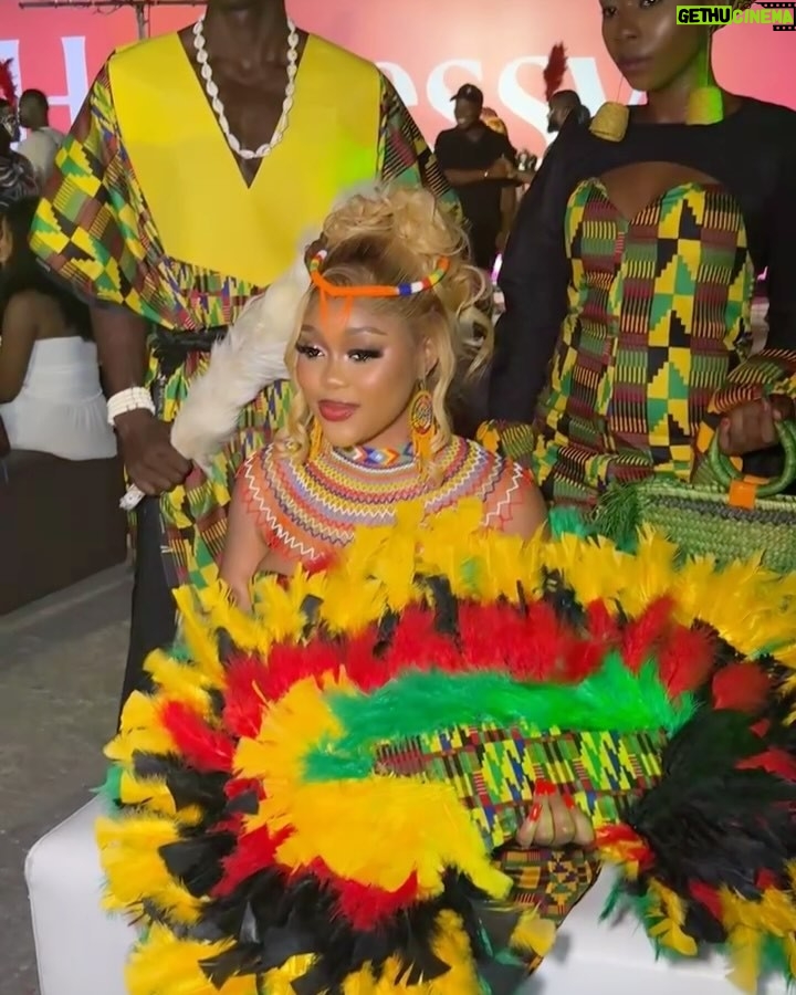 Nwaoha Chioma Blessing - 58.7K Likes - Face of Soweto Festival Came , Ate and left no crumbs 👑🥰🔥….
Super Proud of my Elder brother 💃 @celebritymanager_
@sowetofest Season 1 was a Huge success 🙌🥳
Hair styled @bobokingnard
Styled @luztocreations
Photography @no_bad_shots