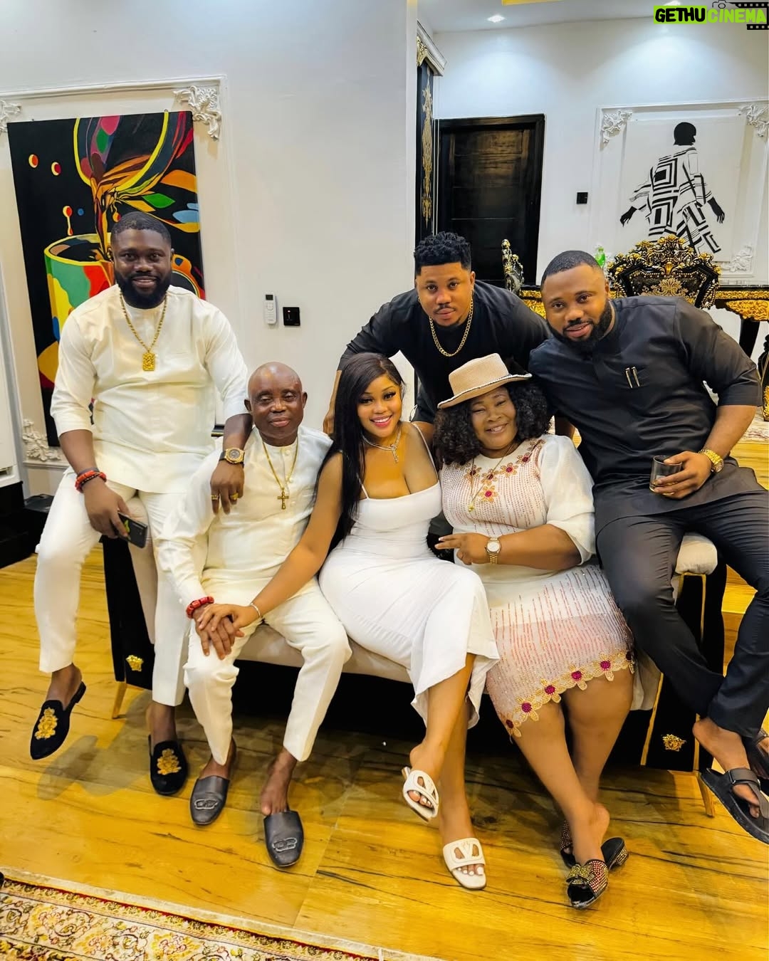 Nwaoha Chioma Blessing - 57K Likes - Memories Will Last Forever 🥰… Always make out time to Create one 💯…. My family, my Everything ❤️💃
Congratulations to my bro @celebritymanager_ . Latest House Owner in the city 🔥. It was an Amazing Celebration 🎉