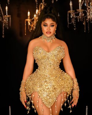 Nwaoha Chioma Blessing Instagram - Happy Birthday Super Star Queen C👸 ……

Always been that Small Girl with the Biggest God📌 📌 . On this new Age . I’m attracting All the Blessings / Lifestyle I Deserve 🥂🥰… Thank You Jesus 🙏❤️… 

Styled by my Pretty Self and Team 🔥..
Dress @finieecouture 
Hair styled @bobokingnard 
Photography @mjphotography_official 

#Chioma’sBig25 #Nov2nd