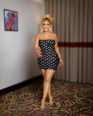 Nwaoha Chioma Blessing Instagram - God’s Favourite Queen C 👸❤️…

Body @getslimby_spanky …