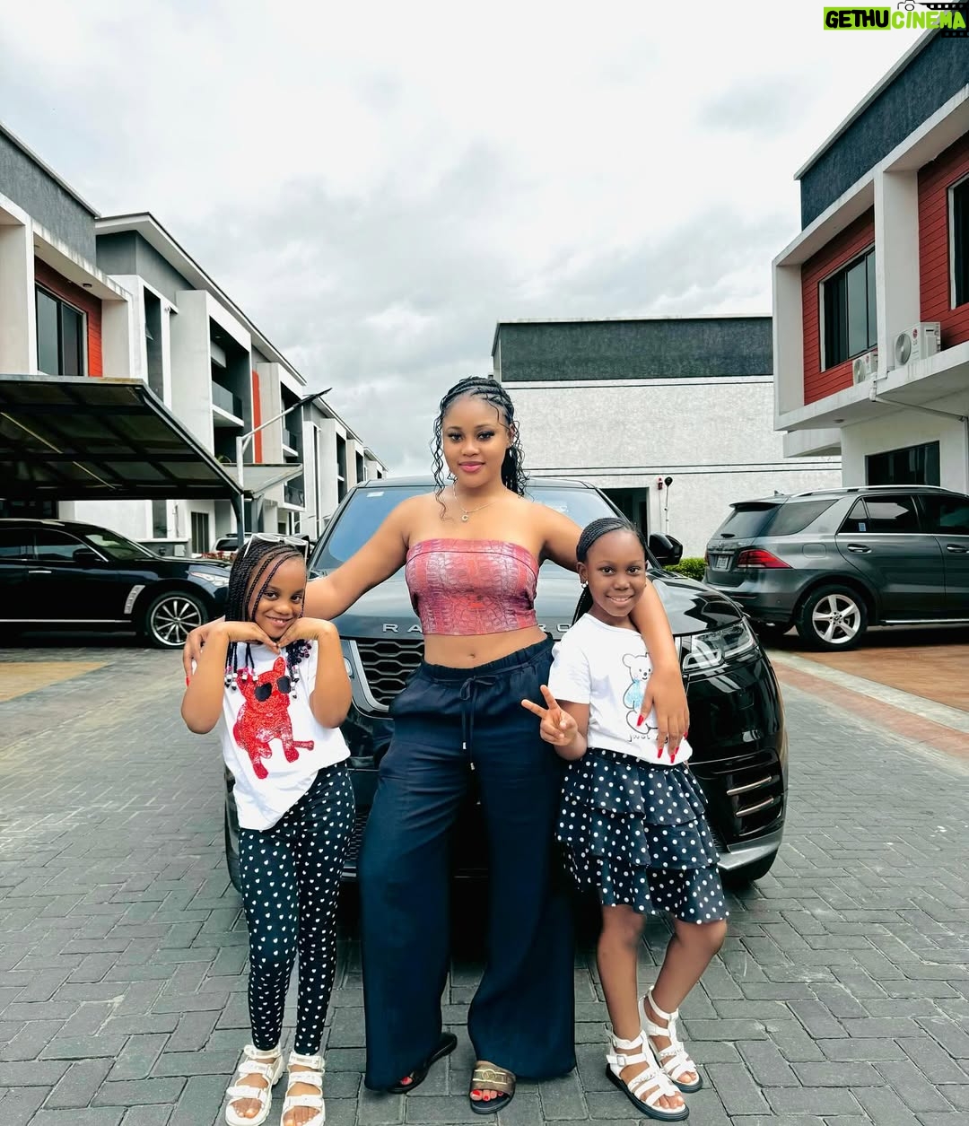 Nwaoha Chioma Blessing - 75.9K Likes - My Gang for a Reason 🥰🔥❤️…..
Having the best time of my life since my kids came around for holiday 💃💃💃…. I Love them so much 🥺❤️❤️❤️❤️
Flat tummy tea Available @getslimby_spanky . Absolute best for Detoxification ✅