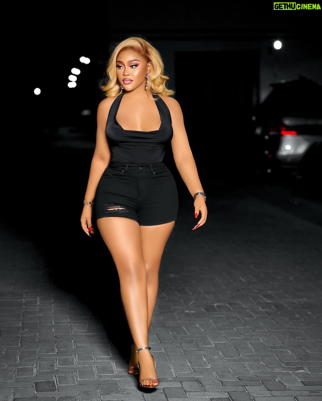Nwaoha Chioma Blessing - 200.2K Likes - Fabulous and Unapologetically Myself 📌…….
Body @getslimby_spanky 💃❤️❤️