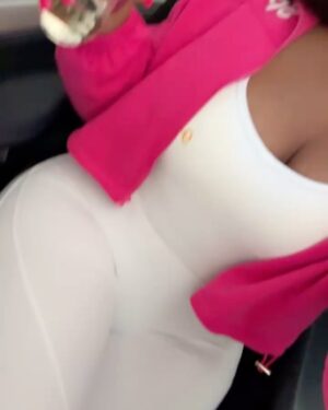 Nwaoha Chioma Blessing Instagram - This Year Smells Like Money 🥰 and More Money 💰 Already💃💃🥳🥳🙏.. 

Travel Set from my Brand @getslimby_spanky 
Available in Different Colors 👌❤️.. 

Wishing you all Prosperous Months Ahead 🙏🙌