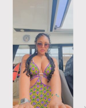 Nwaoha Chioma Blessing Instagram - Sailing through the Waves 🌊 of Freedom 💃💕……. Giving my kids all the Treats they Deserve 😘.

Slide 2 . Zowi said “ Ama Love can we Twerk “ ? 
Ama Love “ Yes Naw “ . We can 💃💃💃💃💃