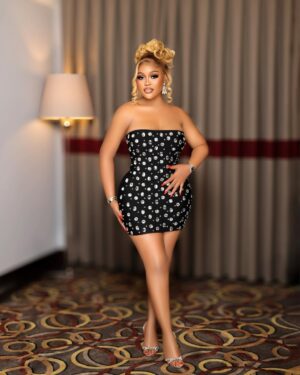 Nwaoha Chioma Blessing Instagram - God’s Favourite Queen C 👸❤️…

Body @getslimby_spanky …