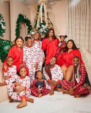 Nwaoha Chioma Blessing Instagram - Christmas With my Sisters , Nieces / Nephew🥰🎄….. 
@laposh_hairways @nwaoha_vivian @nwaoha_better @yovela_surely @nwaoha_grandchildren 

Just as Santa came through for the kids. 😁. Drop your acct details . Santa is Passing 👌💰. 

4pm Tomorrow. All road leads to @chioma_nwaoha_premuimtv YouTube 💃💃💃. 

@regaeofficial Got myself and sisters covered 😍 ( Pj set ) . I loveeet @regina.daniels 🥂