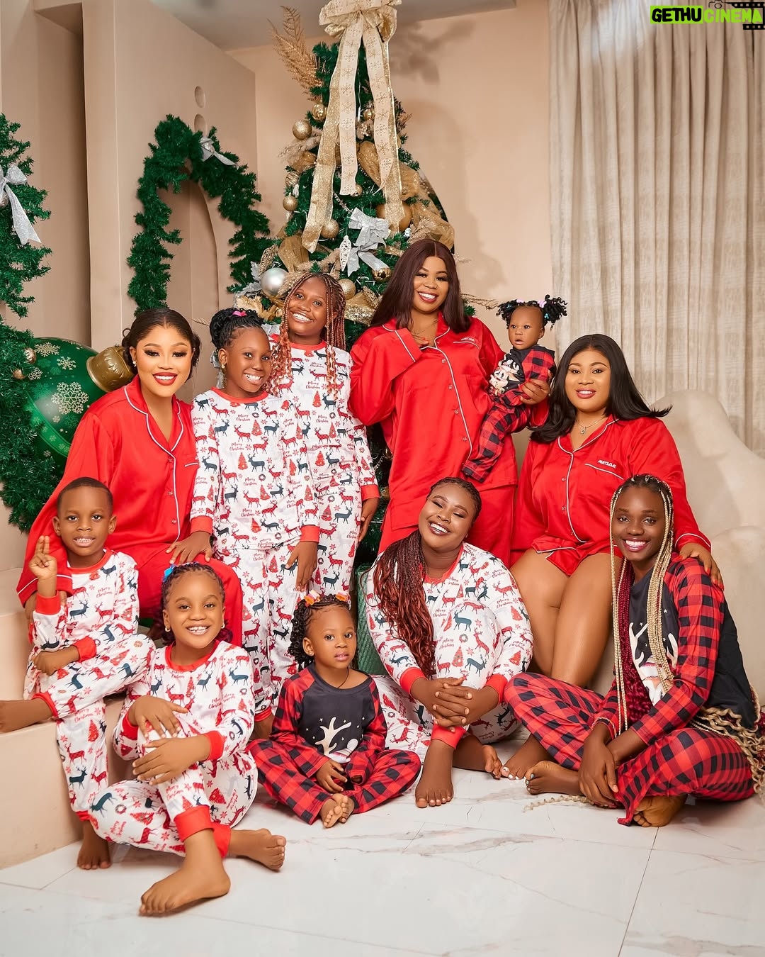 Nwaoha Chioma Blessing - 67.5K Likes - Christmas With my Sisters , Nieces / Nephew🥰🎄…..
@laposh_hairways @nwaoha_vivian @nwaoha_better @yovela_surely @nwaoha_grandchildren
Just as Santa came through for the kids. 😁. Drop your acct details . Santa is Passing 👌💰.
4pm Tomorrow. All road leads to @chioma_nwaoha_premuimtv YouTube 💃💃💃.
@regaeofficial Got myself and sisters covered 😍 ( Pj set ) . I loveeet @regina.daniels 🥂