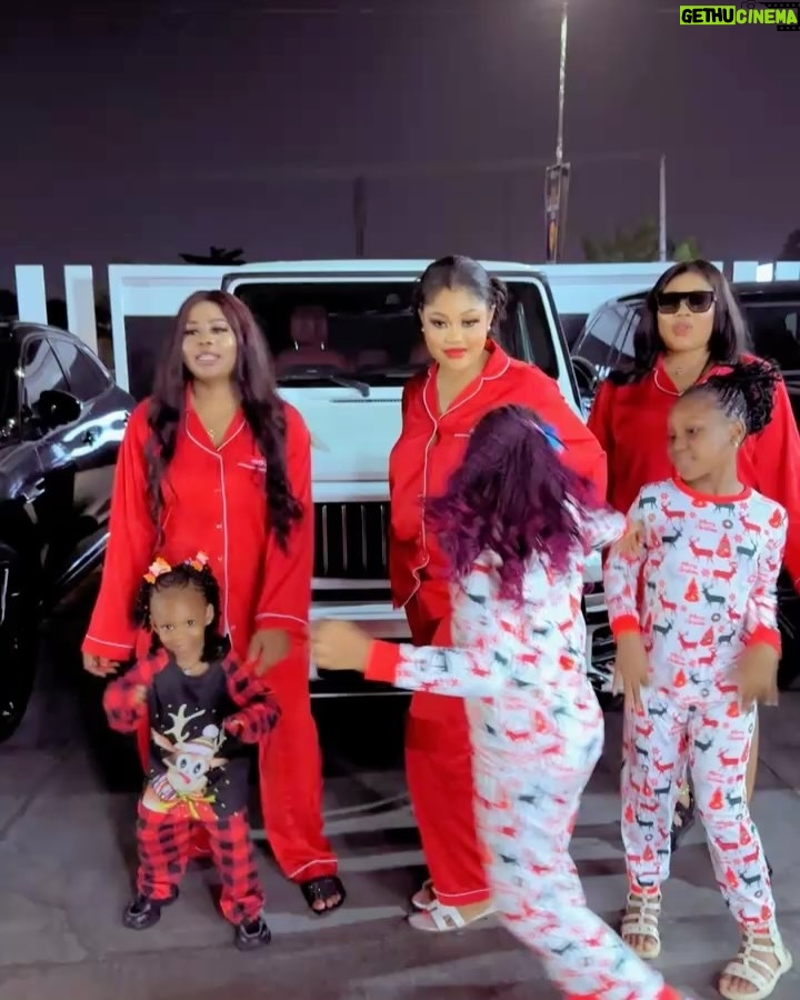 Nwaoha Chioma Blessing - 67.5K Likes - Christmas With my Sisters , Nieces / Nephew🥰🎄…..
@laposh_hairways @nwaoha_vivian @nwaoha_better @yovela_surely @nwaoha_grandchildren
Just as Santa came through for the kids. 😁. Drop your acct details . Santa is Passing 👌💰.
4pm Tomorrow. All road leads to @chioma_nwaoha_premuimtv YouTube 💃💃💃.
@regaeofficial Got myself and sisters covered 😍 ( Pj set ) . I loveeet @regina.daniels 🥂