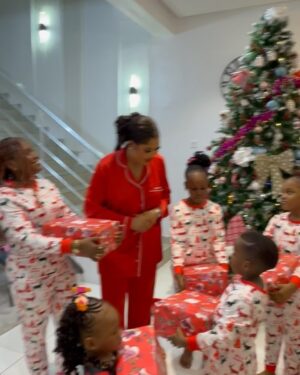 Nwaoha Chioma Blessing Instagram - Christmas With my Sisters , Nieces / Nephew🥰🎄….. 
@laposh_hairways @nwaoha_vivian @nwaoha_better @yovela_surely @nwaoha_grandchildren 

Just as Santa came through for the kids. 😁. Drop your acct details . Santa is Passing 👌💰. 

4pm Tomorrow. All road leads to @chioma_nwaoha_premuimtv YouTube 💃💃💃. 

@regaeofficial Got myself and sisters covered 😍 ( Pj set ) . I loveeet @regina.daniels 🥂
