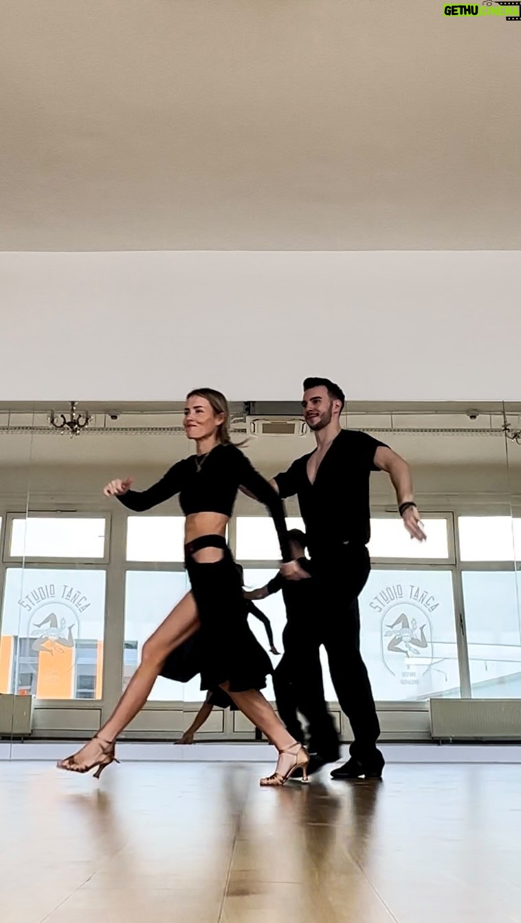 Olga Frycz - 16.3K Likes - wygląda na to, że lubicie te moje taneczne relacje oraz wygląda na to, że bedzie tego więcej. 

i mnie to bardzo cieszy. 

🖤