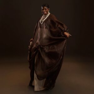 Omowumi Dada Instagram - Life may not have a manual, but it definitely comes with a superheroāour mothers!
Hereās to all the incredible mothers out thereāmay they reap the rewards of their hard work in Joy and Abundance š
Can I get a resounding AMENNN? šš¾š
Boubou @theobmbrand
Stylist @styledbyseun
Photo @ayo.makinwa
#omowunmidada #childofgrace #happysunday #sunday #mothersday #mother