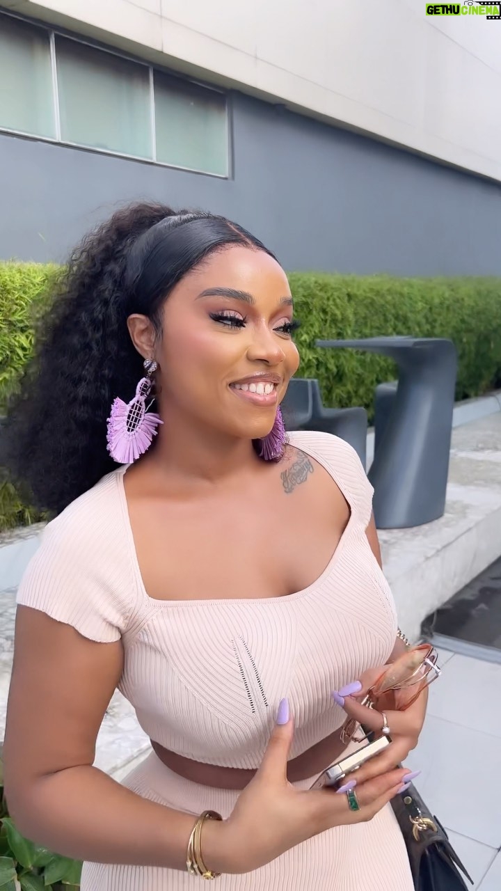 Onyi Alex - 53K Likes - Causal Tuesday 😉😜
Oya which of my movies are you seeing tonight?❤️
~~outfit @trendsbyjenny ❤️✅