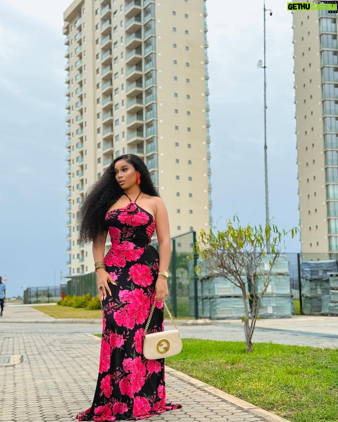Onyi Alex - 48.3K Likes - Seen my new movie yet? “Throne to Love? ….
What are your thoughts about the movie …?👇❤️
Still showing only on ONYIIALEXTV ‼️