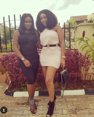 Onyi Alex Instagram - It only gets better🙏🏻✅ 2nd slide 2017🙈
With my day 1 girlie @ruthkadiri ❤️❤️
____Workoclock🎬
Movie title:: fake life 🎦
Director @kingsleyiweru01 👊🏿 
Makeup @irob_beautyplug