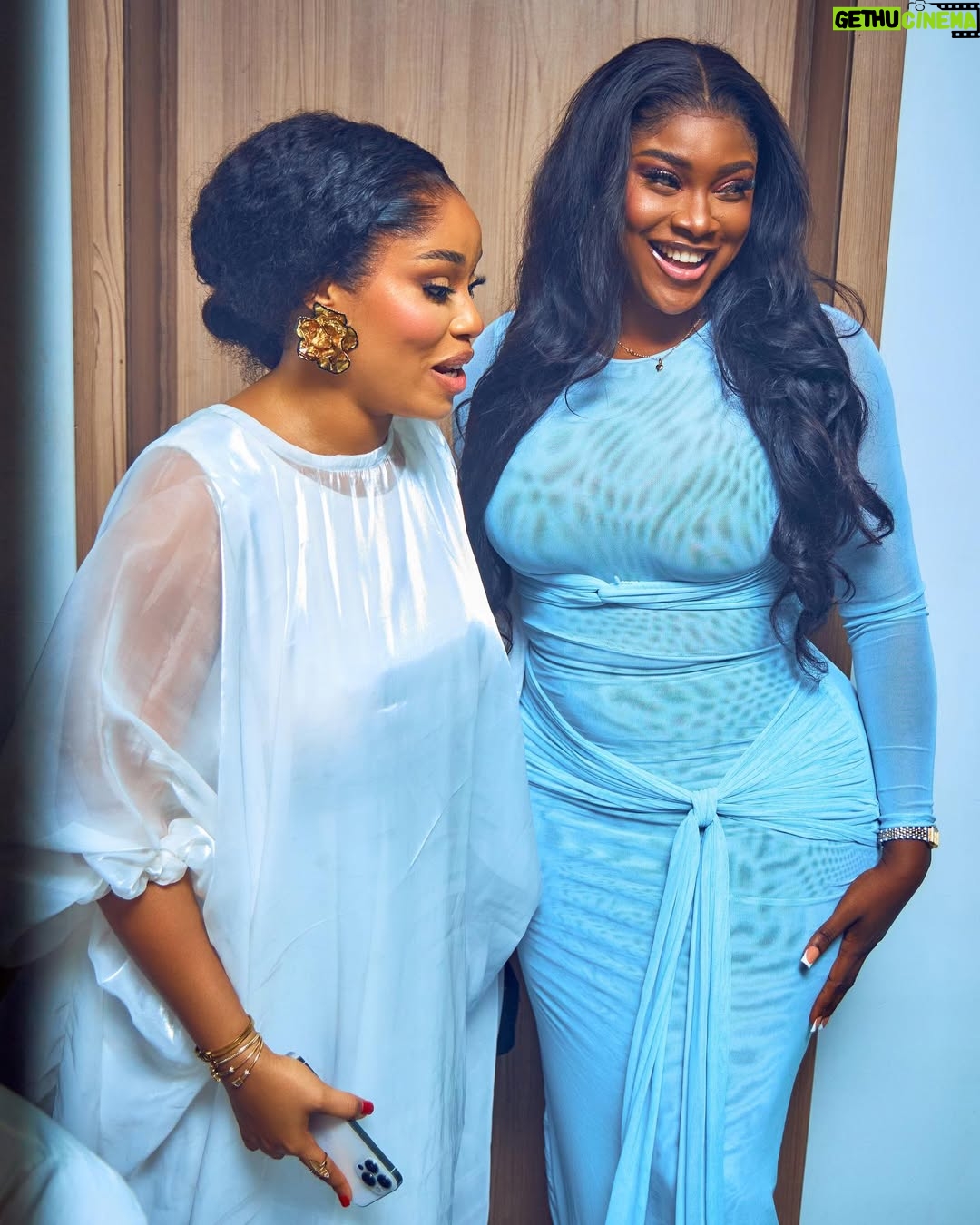 Onyi Alex - 115.7K Likes - TAG WHO YOU SEE ❤️
Take me back 😉🥳
Makeup @bare2beauty
Outfit @stitchesbyandra