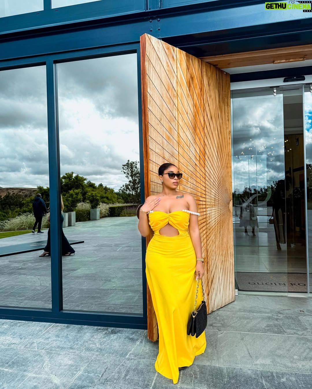 Onyi Alex - 112K Likes - Last slide for slide for me💛💚💐
AutheNwa💛
Outfit @lillyssecret_ 🔥
Please follow my Facebook page= OnyiialexTV