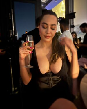 Paola Saulino Instagram - Dubai Doha - Doha Dubai #recent
