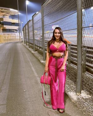 Paola Saulino Instagram - Doha  Dump 🇶🇦 
And the 80% of pic made are not here 😅

#doha #toomanypics #dump #unposted #qatarinstagram #needpart2now #loveqatar🇶🇦