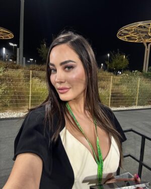 Paola Saulino Instagram - Doha  Dump 🇶🇦 
And the 80% of pic made are not here 😅

#doha #toomanypics #dump #unposted #qatarinstagram #needpart2now #loveqatar🇶🇦