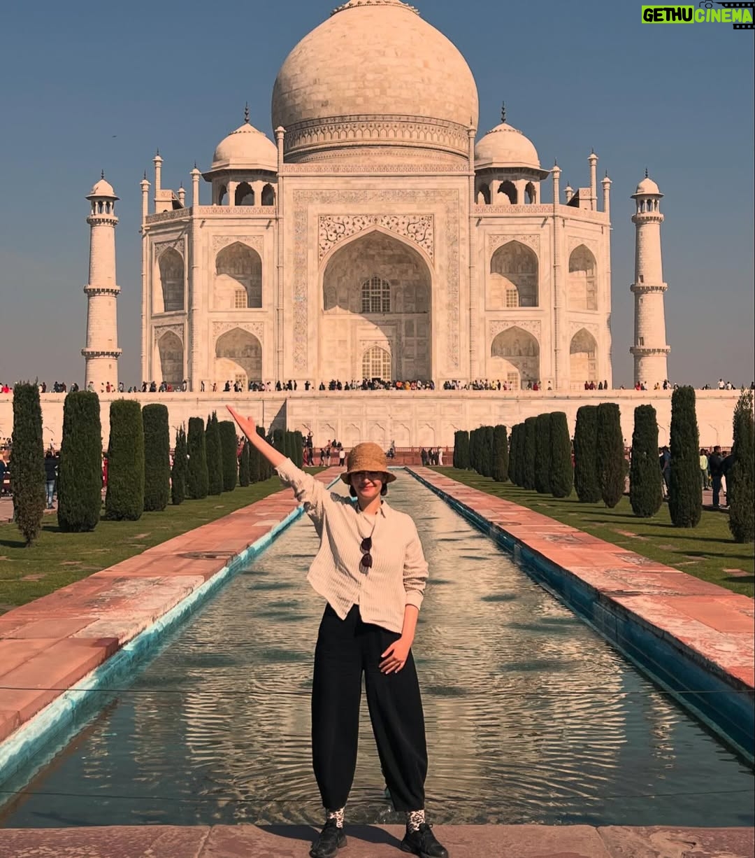 Pardis Ahmadieh - 93.1K Likes - From Iran to India, a journey within.
The more I see, the less I knowš¤
āā
Ų§Ų² Ų§ŪŲ±Ų§Ł ŲØŁ ŁŁŲÆŁŲ³ŲŖŲ§ŁŲŲ³ŁŲ±Ū ŲØŁ ŲÆŲ±ŁŁ
ŁŲ±ŚŪ ŲØŪŲ“ŲŖŲ± ŲØŲØŪŁŁ
ŲŚ©Ł
ŲŖŲ± Ł
ŪŲÆŁŁŁ
ā¦š¤
#solotraveler #india #agra #delhi #goa #gandhi #newjourney #yoga #meditation #saminyoga #trimurtiyogaschool #loveyourself