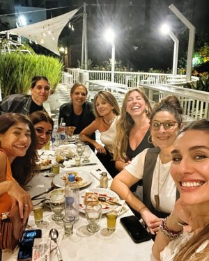 Paula Morales Instagram - Amores, amigas, estrenos de amigos, finales, comidas, trabajos, teatros… Algunas un poco repes, me costaba decidir 😁