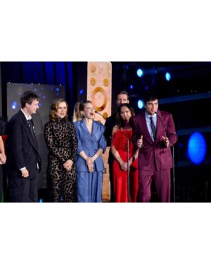 Paulina Gałązka Instagram - 📺 Gala Top Seriale 💥 
@wirtualnapolska 
Dziękuję, że mogłam być Ambasadorką!!! To ogromny zaszczyt, że mogłam wręczyć nagrodę z najlepszą scenę serialowi „Idź przodem bracie” (scena w szpitalu) @opusfilm 
Dziękuję gronu Ambasdorskiemu, dyskusje z Wami były bardzo pouczające i pełne miłości do opowiadania historii w obrazkach. 
Największe podziękowania dla @karolina_uljasz_grabinska i @eve.golebiowska 

foto @magdalenasekrecka ♥️🙏🏻
@wirtualnapolska