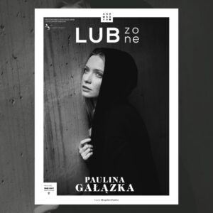 Paulina Gałązka Instagram - #AnywhereIssue
Paulina Gałązka widzi coś na niebie 🤔 Zapewne samoloty i podróżujących z Lublina 😅 Oto magazyn LUBzone, który przygotowaliśmy dla @lublin.airport.luz 👈🏻 Możecie ją pobrać stacjonarnie na terenie lotniska lub poprzez naszą stronę www 📱

W środku czeka na Was cały zestaw fotek z sesji zdjęciowej z Pauliną i wywiad, w którym porozmawialiśmy na temat produkcji „Diabeł” 🎥 Czy wiedzieliście, że aktorzy byli przygotowani do ról przez żołnierzy GROM-u?

#AnywhereYouAre #paulinagałązka #żołnierzegrom #grom #diabeł #seriale #rozrywka #movies
________________
Partnerem programu #burzawkinie jest @moltonstyl
#miejsce @fabrykanorblina @kino_kinogram
#wsparcie @farysdesign.uk @labiosthetiquepolska @ramaro_meble @motorolapolska
#foto @bartoszmaciejewskiphoto
#wywiad @kinga_burzynska