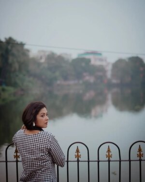 Payel De Instagram - সন্ধ্যা বেলায় তুমি আমি.....

📷 - @argha_giri 
💄 - @sanjuhaldermakeupartist 
👘 - @hiyarmajhe_by_ujjaini 
🔗 - @rudrakshprnads 

#photooftheday #photos #portraits #kolkataphotography #kolkata #streetphotography #instafashion #instadaily