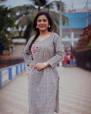Payel De Instagram - সন্ধ্যা বেলায় তুমি আমি.....

📷 - @argha_giri 
💄 - @sanjuhaldermakeupartist 
👘 - @hiyarmajhe_by_ujjaini 
🔗 - @rudrakshprnads 

#photooftheday #photos #portraits #kolkataphotography #kolkata #streetphotography #instafashion #instadaily