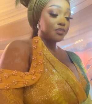 Peggy Ovire Instagram - #JP25 was lit 🔥 
we partied till dawn ...
Ain't no party like a Yoruba party, I love Owambes 💃 

Outfit @st.magaretofficial
Makeup @ifenkilipro
Gele @ufuoma_artistry