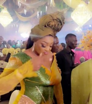 Peggy Ovire Instagram - #JP25 was lit 🔥 
we partied till dawn ...
Ain't no party like a Yoruba party, I love Owambes 💃 

Outfit @st.magaretofficial
Makeup @ifenkilipro
Gele @ufuoma_artistry