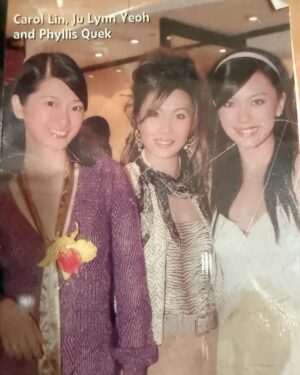 Phyllis Quek Instagram - ⭐️💋⭐️Through every season, good or bad, happy or sad, young or younger 😝, we’ve always had each other’s backs. Our sisterhood has stood the test of time, built on love, laughter, support, and zero judgment. I’m beyond grateful for the kind of friendship that doesn’t require constant upkeep but just mutual respect, loyalty, and genuine joy for each other’s lives.

Here’s to my sisters, Carol and Phyllis, thank you for being my people. Carol, wishing you a smooth and speedy recovery from that broken leg and wrist. Just remember, we’re only ever a text away to lift your spirits and make you smile.

To many more beautiful memories together, this bond is forever.💋⭐️💋 @carolelinxiaopei @phyllis_quek 🤍🩷🩵